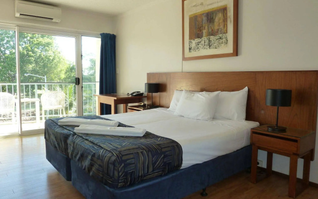 Cullen Bay Resort