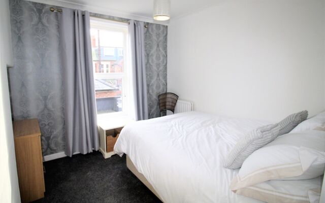 Sleeps 9 - Large Period Property -beautiful Refurb