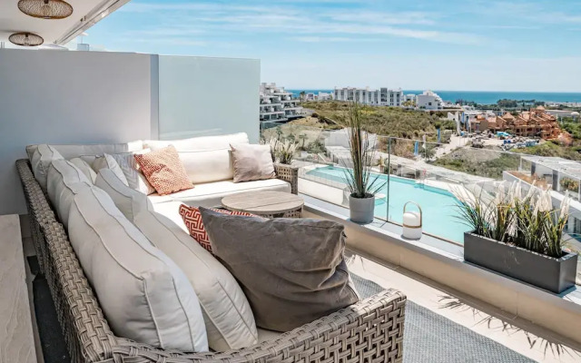 OV2 1B - Bright and Modern 3 Bedroom Apartment