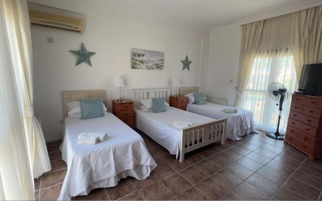 Stunning Private Villa - Beautiful Gardens & Pool