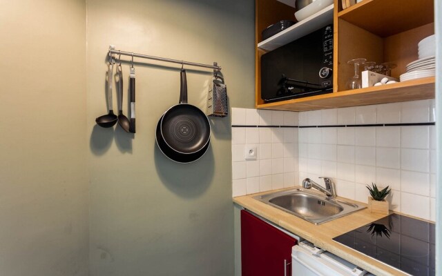 Eiffel Tower - Champ de Mars Apartment