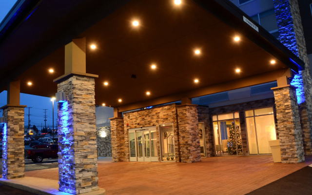 Holiday Inn Express & Suites Pittsburgh - Monroeville