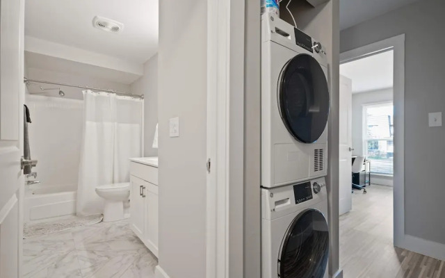 2-bedroom Spacious Stay