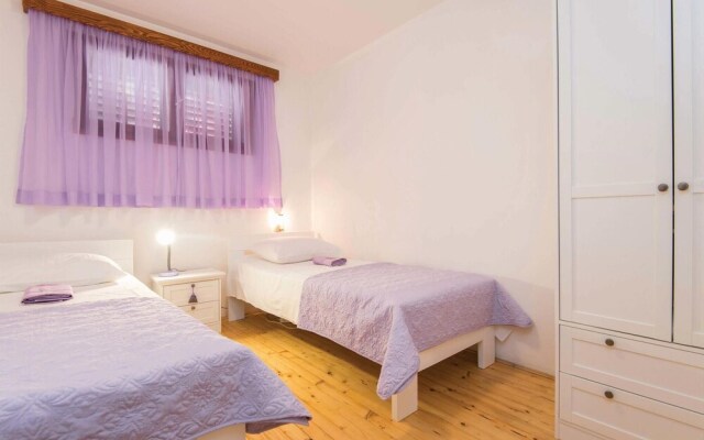 Beautiful Home in Prigradica With Wifi and 7 Bedrooms