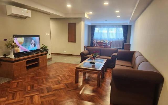 United Tower Thonglor by Aspira