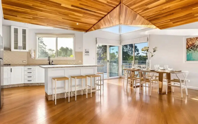 Blairgowrie Beachside Retreat Solar Heated Pool