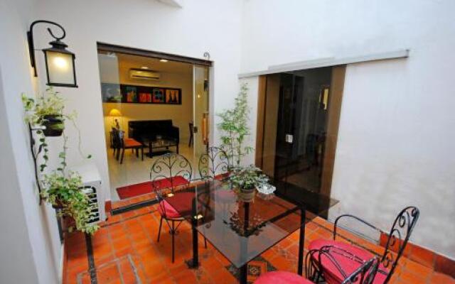 Giuseppe Hostal  Suites