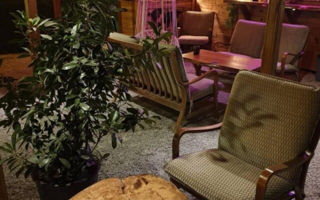 Charming Bungalow with Shared Garden near Beach in Cinarcik, Yalova