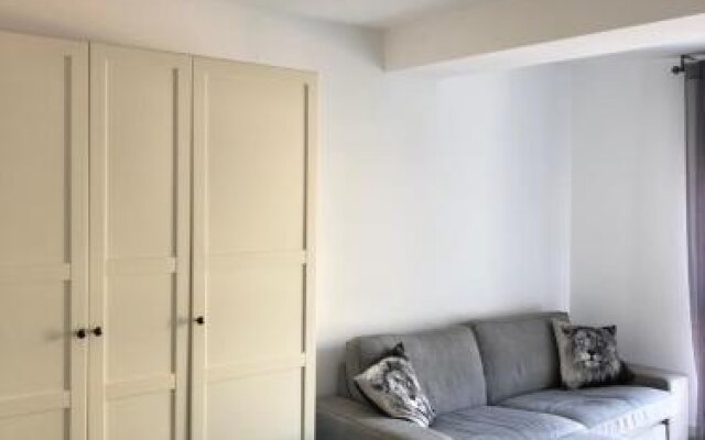 Room In Apartment 4 Carrer De Trelawny