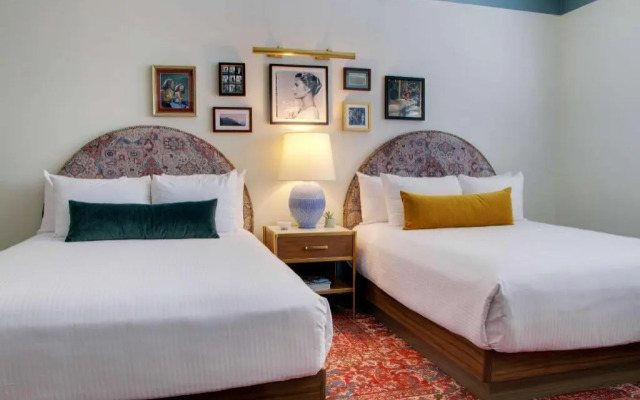 The Hollywood Franklin Hotel near Universal Studios