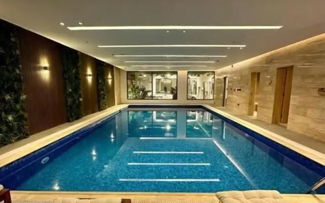 Luxurious Two Bedroom Apartment Al malqa