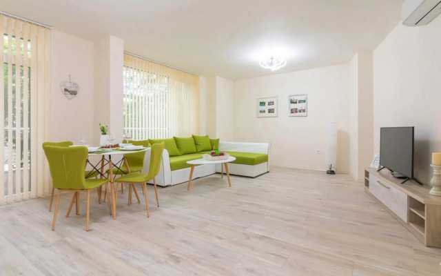 Domus Apartments Grand