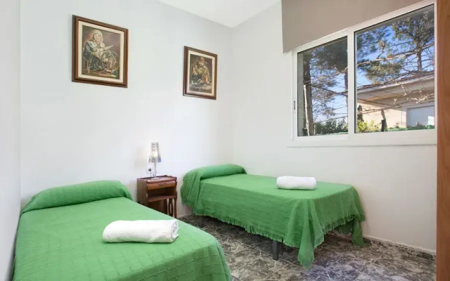 Alonso in Vidreres With 4 Bedrooms and 1 Bathrooms