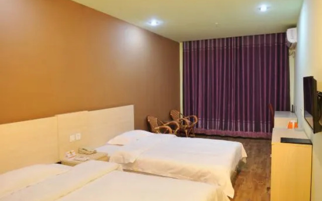 AT YOUNG HOTEL (Beijing Shahe Subway Station Beihang University)