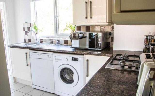 Nice 3BD House With Garden Bakersfield Nottingham