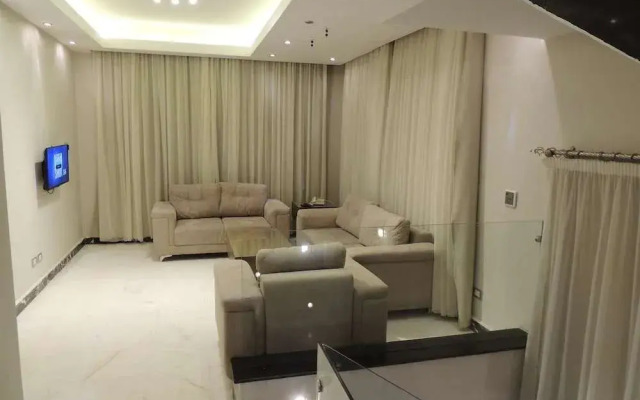 Sultan Luxurious Townhouse Near AUC
