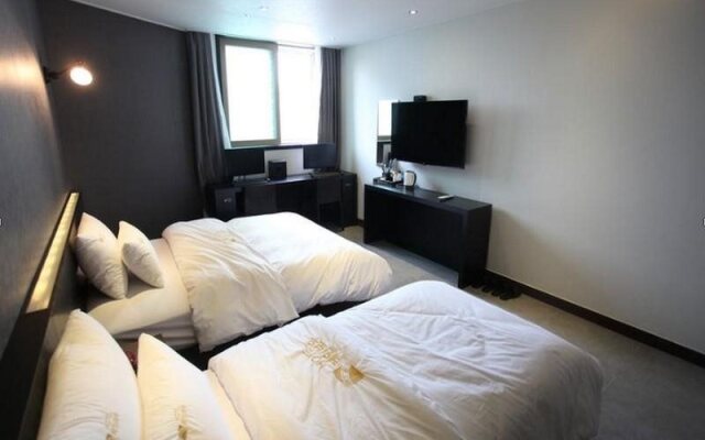 Hotel Rainbow 2