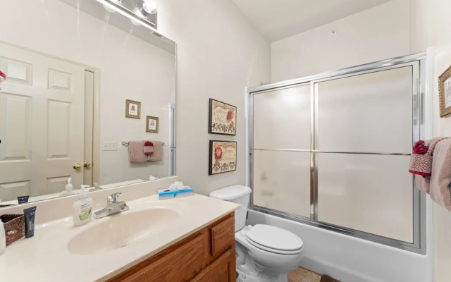 Ozark Comfort 3 Bedroom Condo by RedAwning