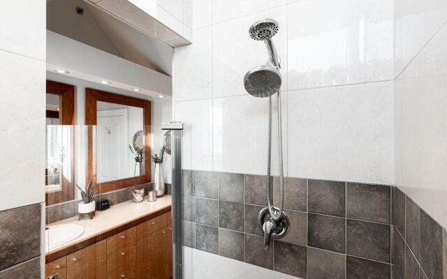 Chic City Park Home Rooftop Deck Views