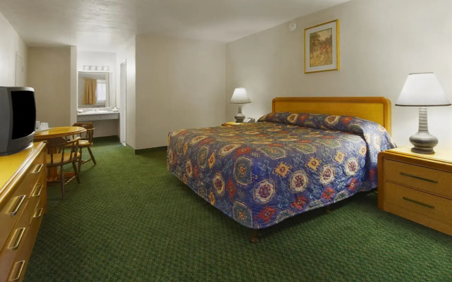 Red Roof Inn Bakersfield