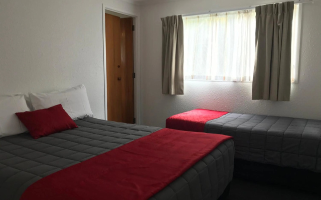 Edelweiss Motel – Guest Rooms – Paihia