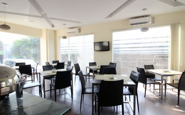 RedDoorz Plus near Keraton Yogyakarta 2
