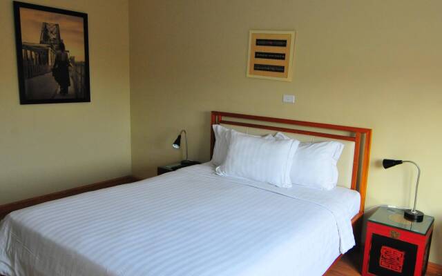 Hanoi Iris Boutique Hotel