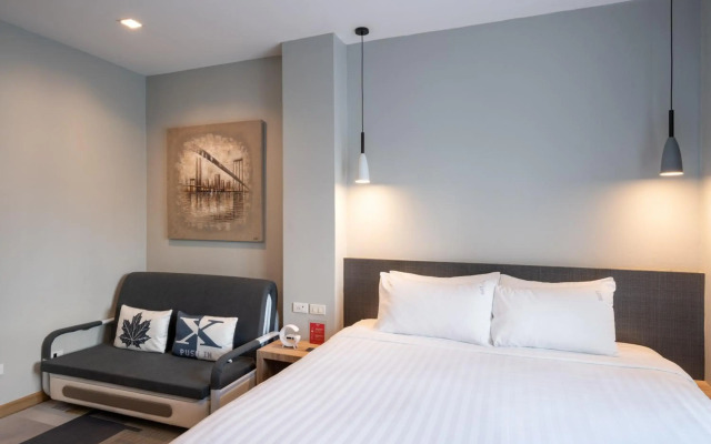 iCheck inn Gems Center Silom
