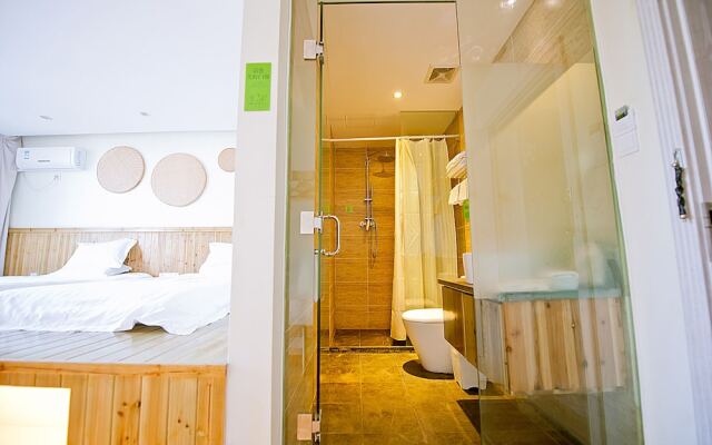 Wuyishan Old Street Riverside Hotel