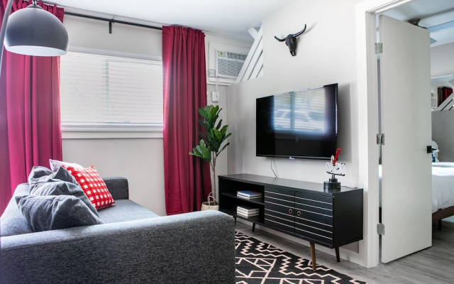 WanderJaunt Gilmore 1BR Clarksville