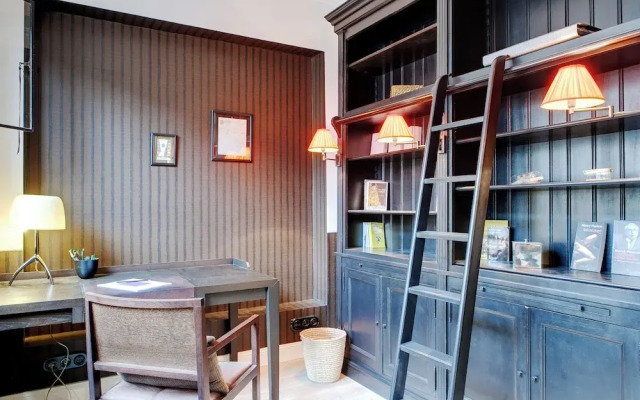Paris Green House Residence
