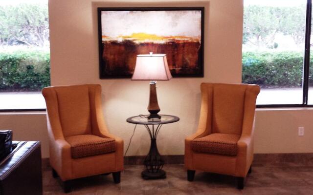 Super 8 by Wyndham Clovis