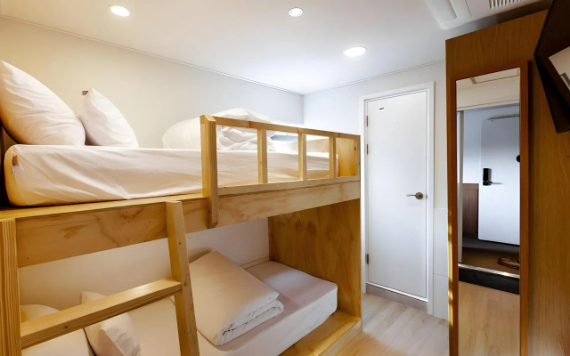 Step Inn Myeongdong 2 - Hostel