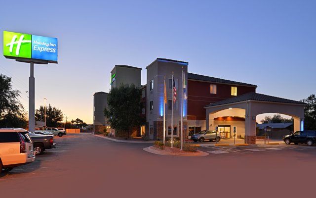 Holiday Inn Express Bernalillo, an IHG Hotel