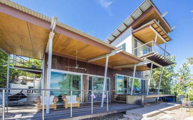Headland Hideaway