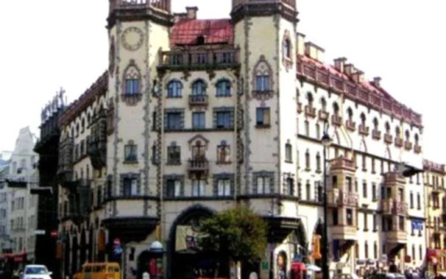 Tolstoy Hostel