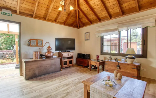 Casa Rosales with Pool & Wifi