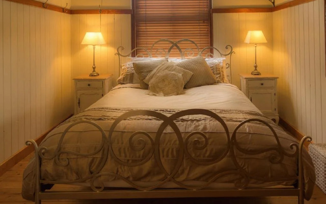 Celestial Dew Guest House, Day Spa, Retreat