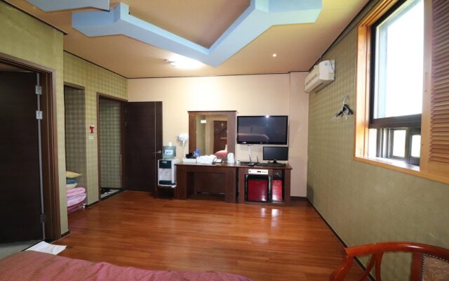 Soo-ryong Motel