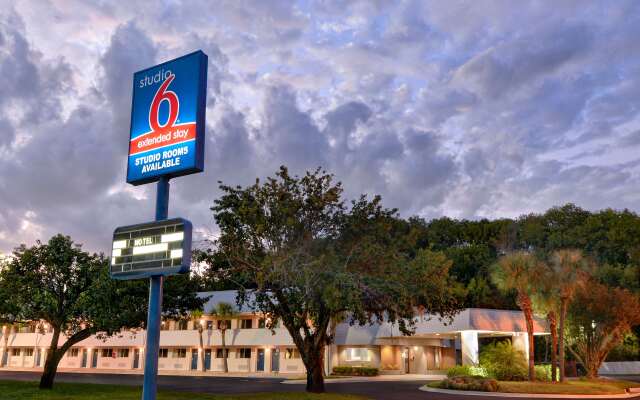 Studio 6 Jacksonville, FL - Baymeadows