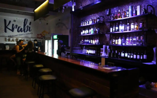 Balcony Party Hostel - Adult Only +18