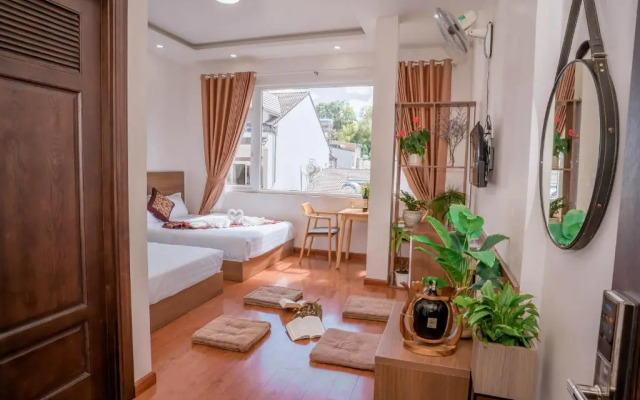 Skyhouse Hotel
