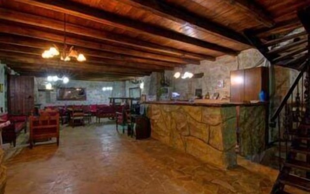 Stone Village Petrino Horio