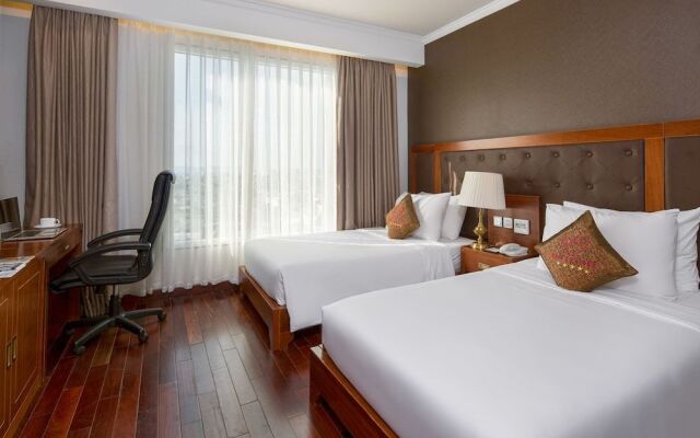 Hom - How Da Nang Airport