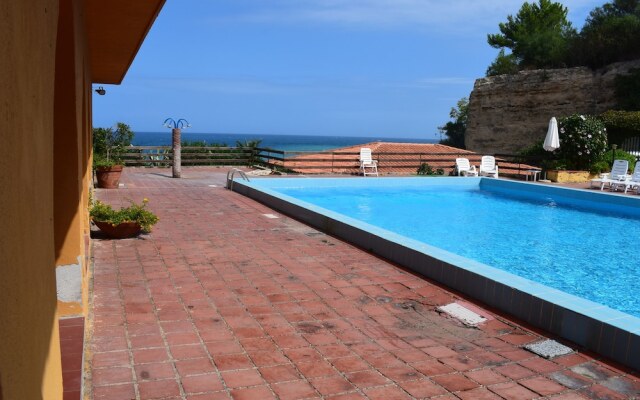 Saracena View