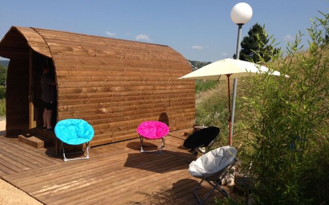 La Colline Aux Cabanes