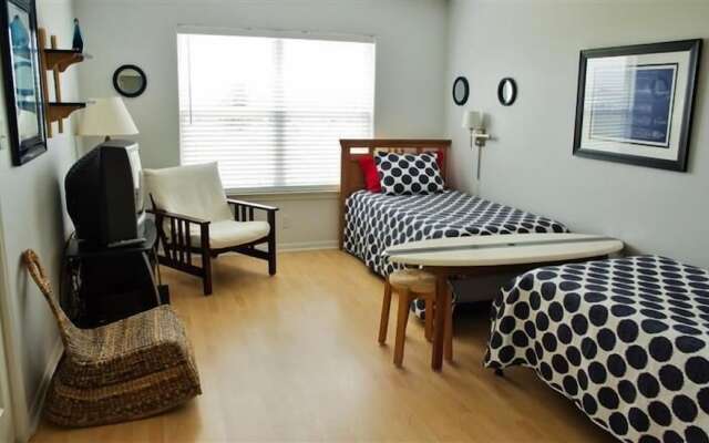 Spacious Retreat W/expansive Yard & Beach Access!
