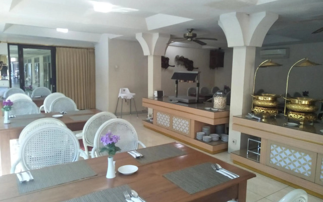Hotel GRAND ROSELA Yogyakarta