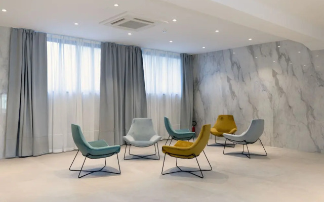 Lh HOTELS