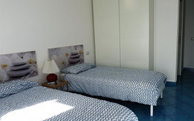 Mareluna Holiday Home
